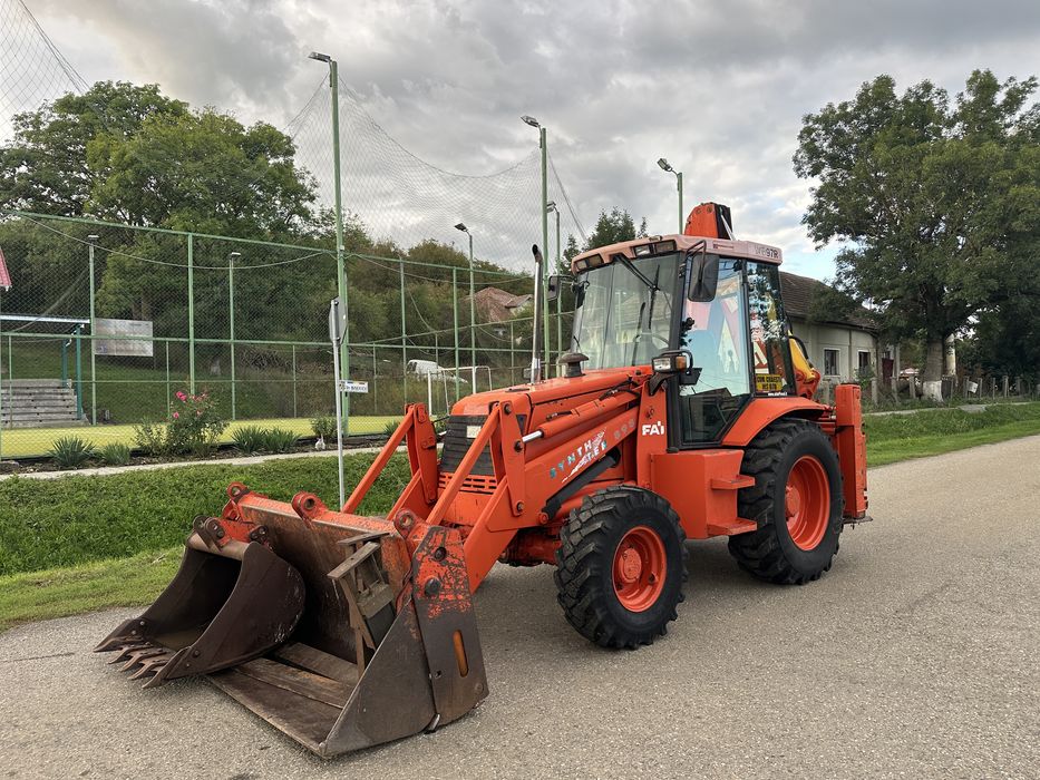 Buldoexcavator Fai Komatsu