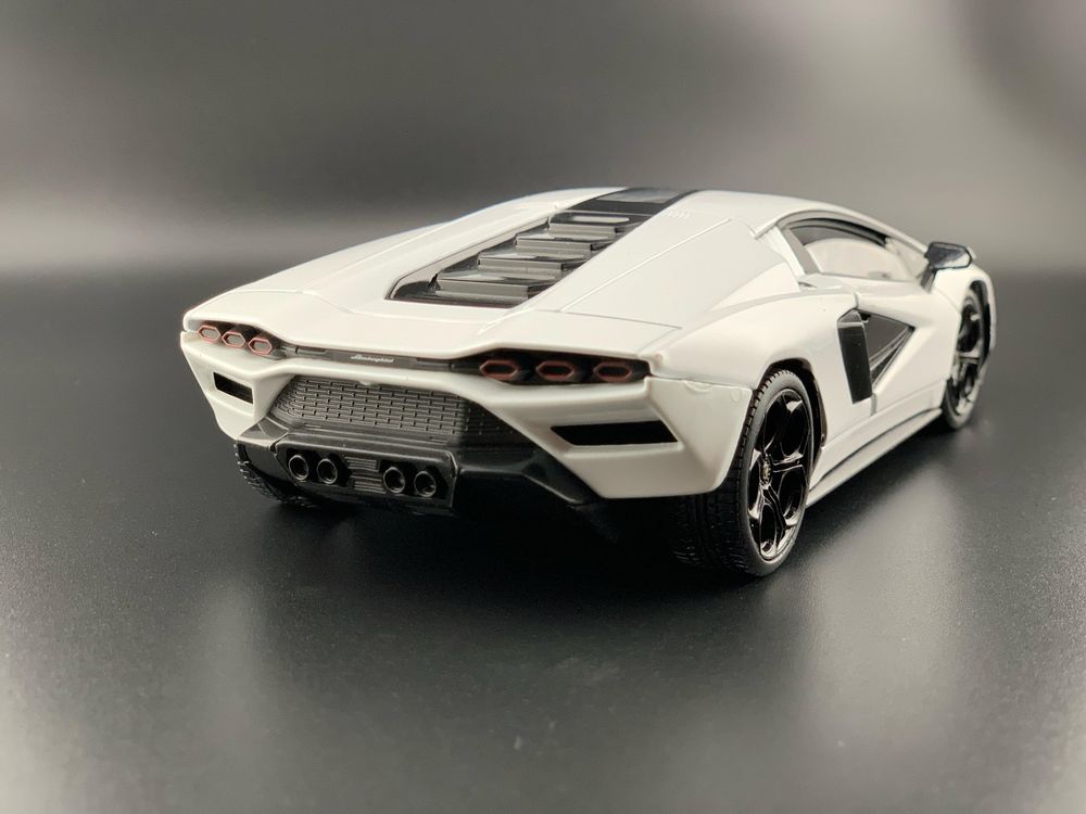 Macheta auto Lamborghini Countach LPI 800-4, Welly, 1/24