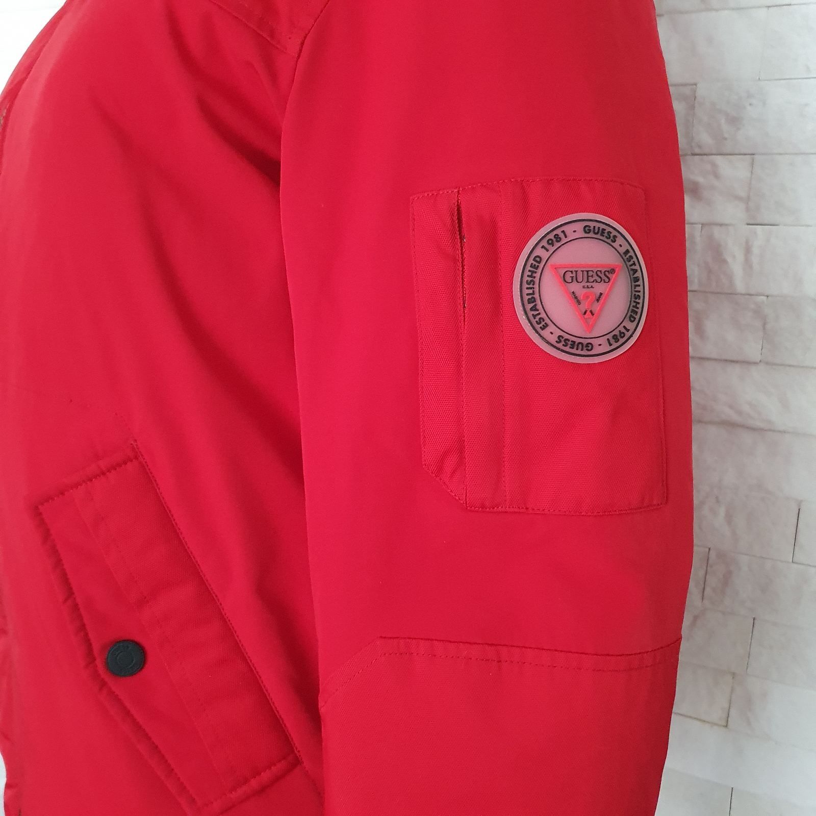 GUESS ново мъжко яке М размер