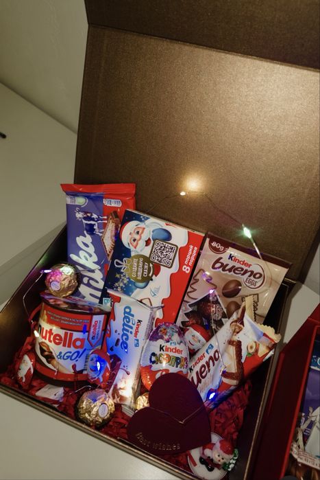 Новогодний бокс 12990 тг