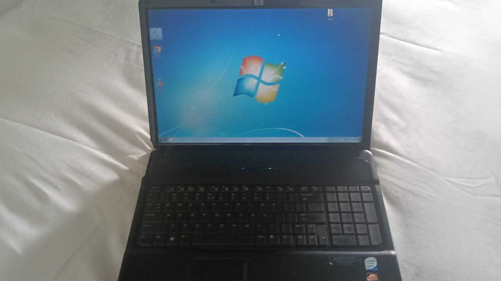 Laptop HP Intel core2 duo 3gb RAM ATI Radeon Premium Graphics Windows7