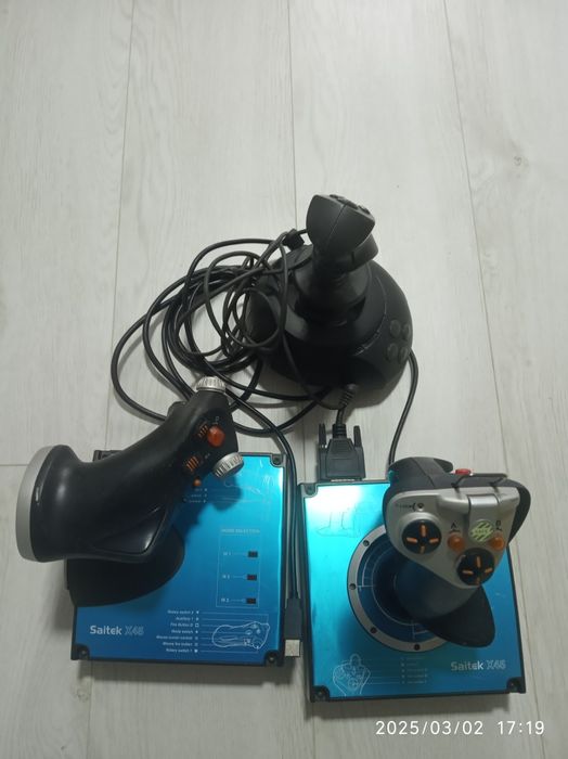 Vând Saitek X45 simulatoare