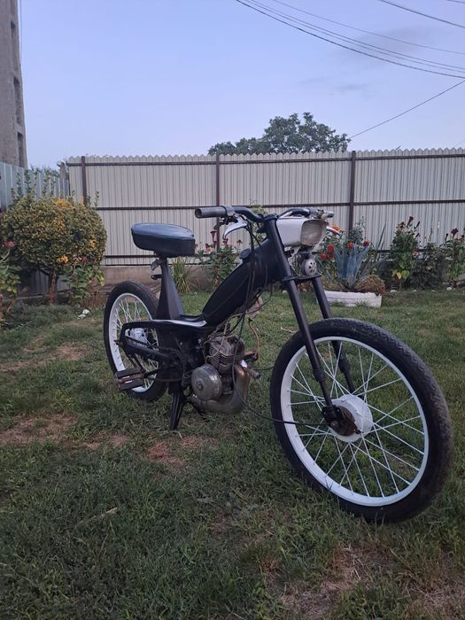 Vând  Motobecane