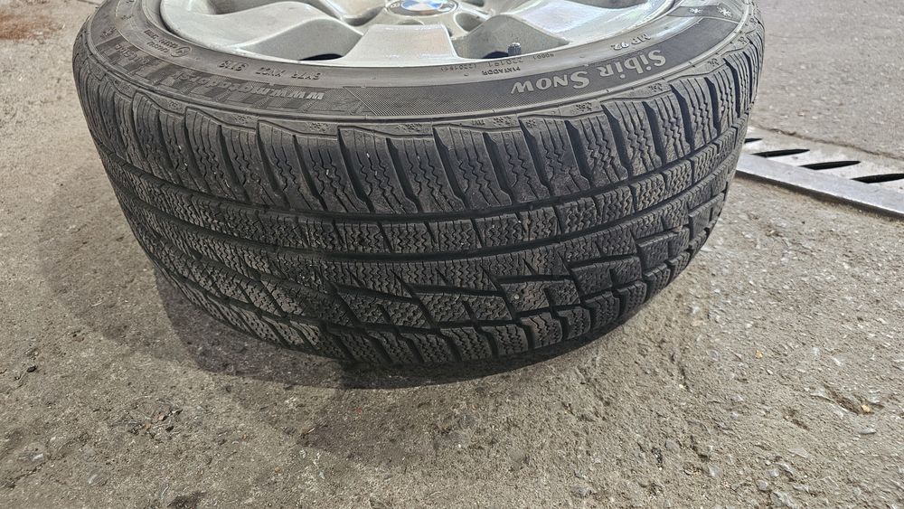Продавам джанти с гуми за BMW 17
