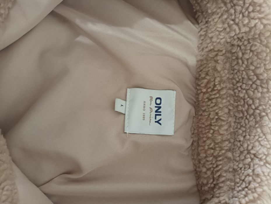 Връхна жилетка пухкава с подплата на ONLY Размер L