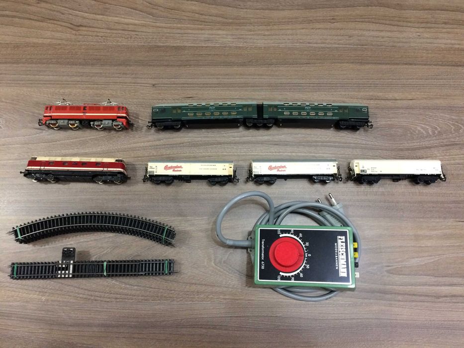 Влакчета Пико, 2 комплекта, в мащаб ТТ + захранвания.