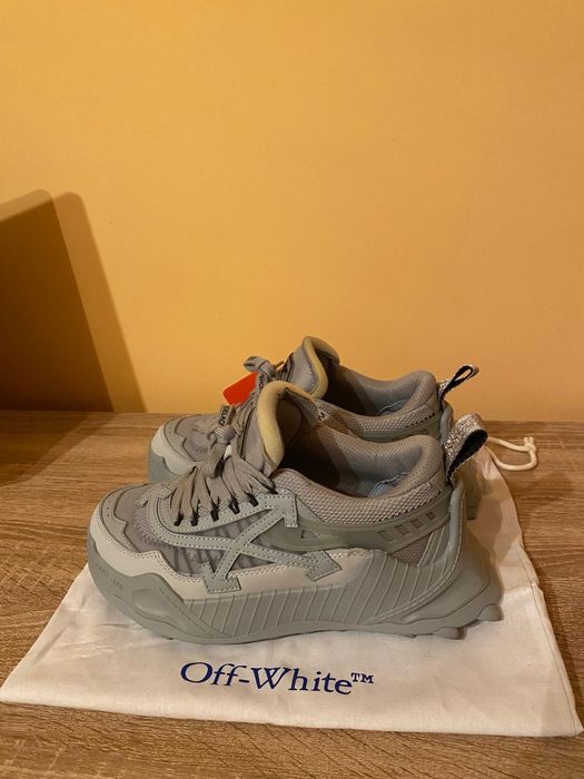 Off white odsy 1000 grey