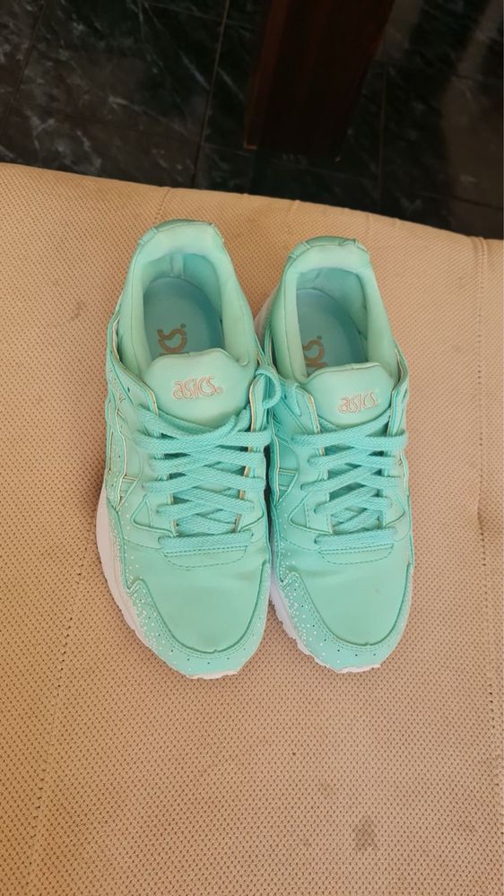 Маратонки Asics