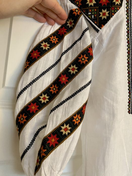 Ie deosebita, fabuloasa, fetita, marimea 8 ani, noua, bumbac