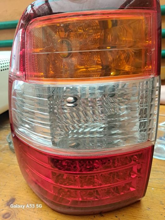 Продам задний фонарь на Тайоту Лэндкрузер