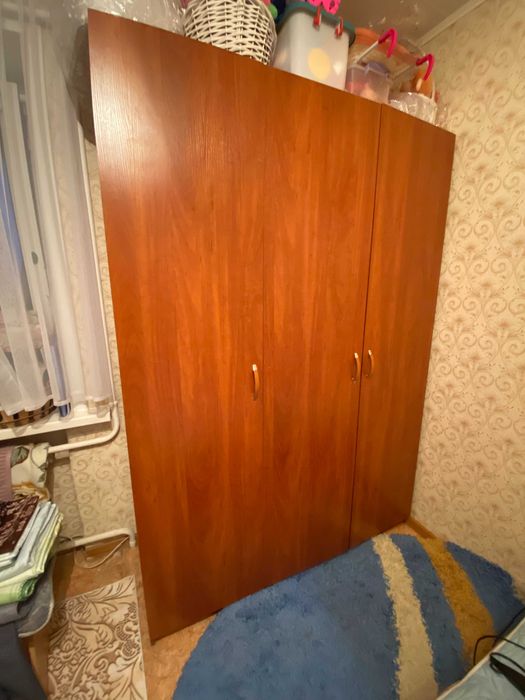 Продам шкаф трехдверный