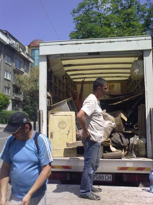 Почоистване на Тавани. Мазета. Апартаменти. Офиси. Сладове. Дворове.