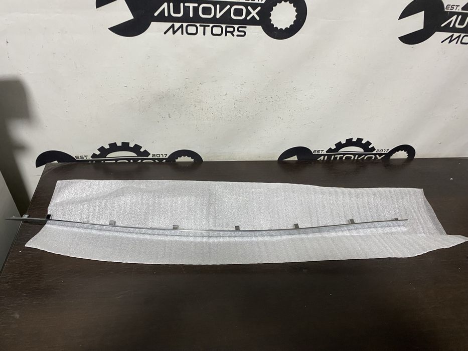 Ornament crom bandou usa stanga fata Renault Clio 4