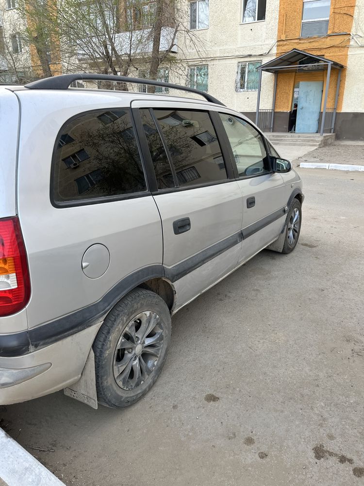 Opel Zafira A 2001