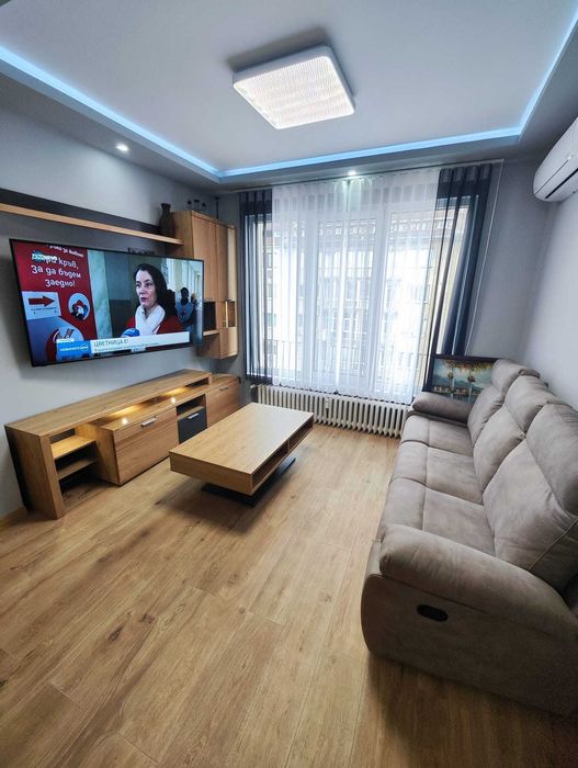 ПОД НАЕМ: топ центъра на гр. София, бул"Витоша" пешеходната зона: