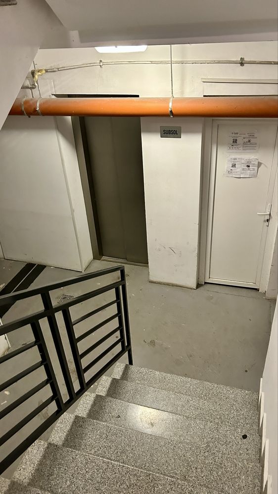 Vand boxa subsol depozitare