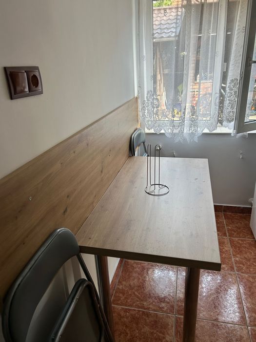 Închiriez garsonieră la casa.