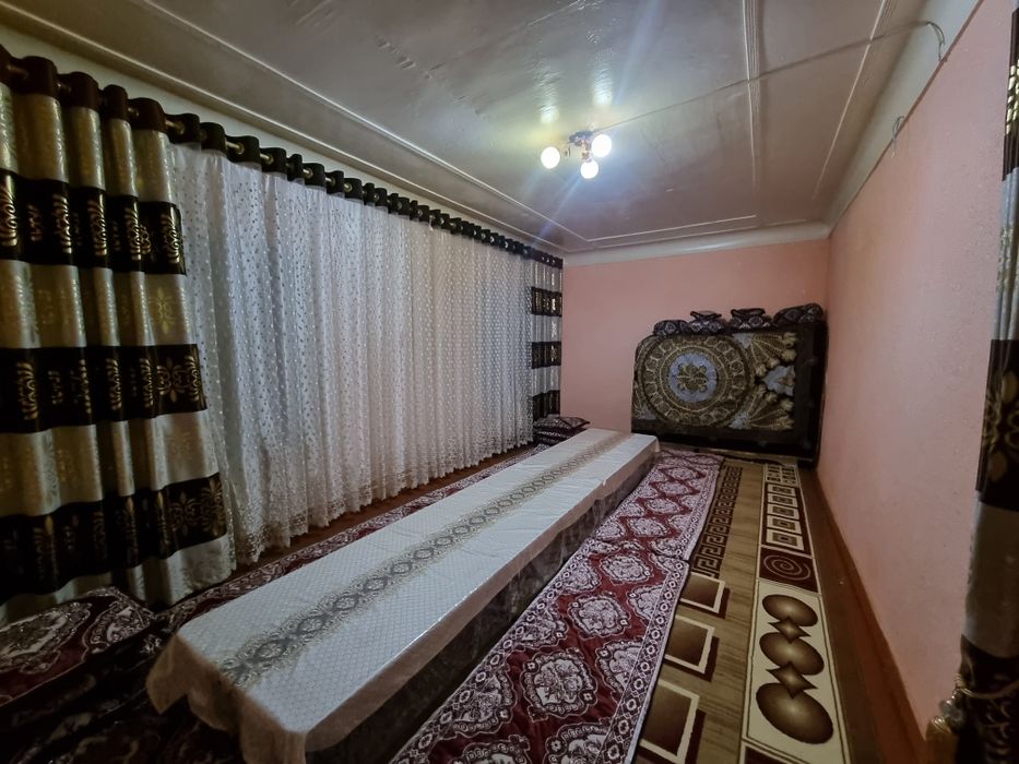 Qarshi shahar Buston mahalladan 6 sotixlik uy sotiladi