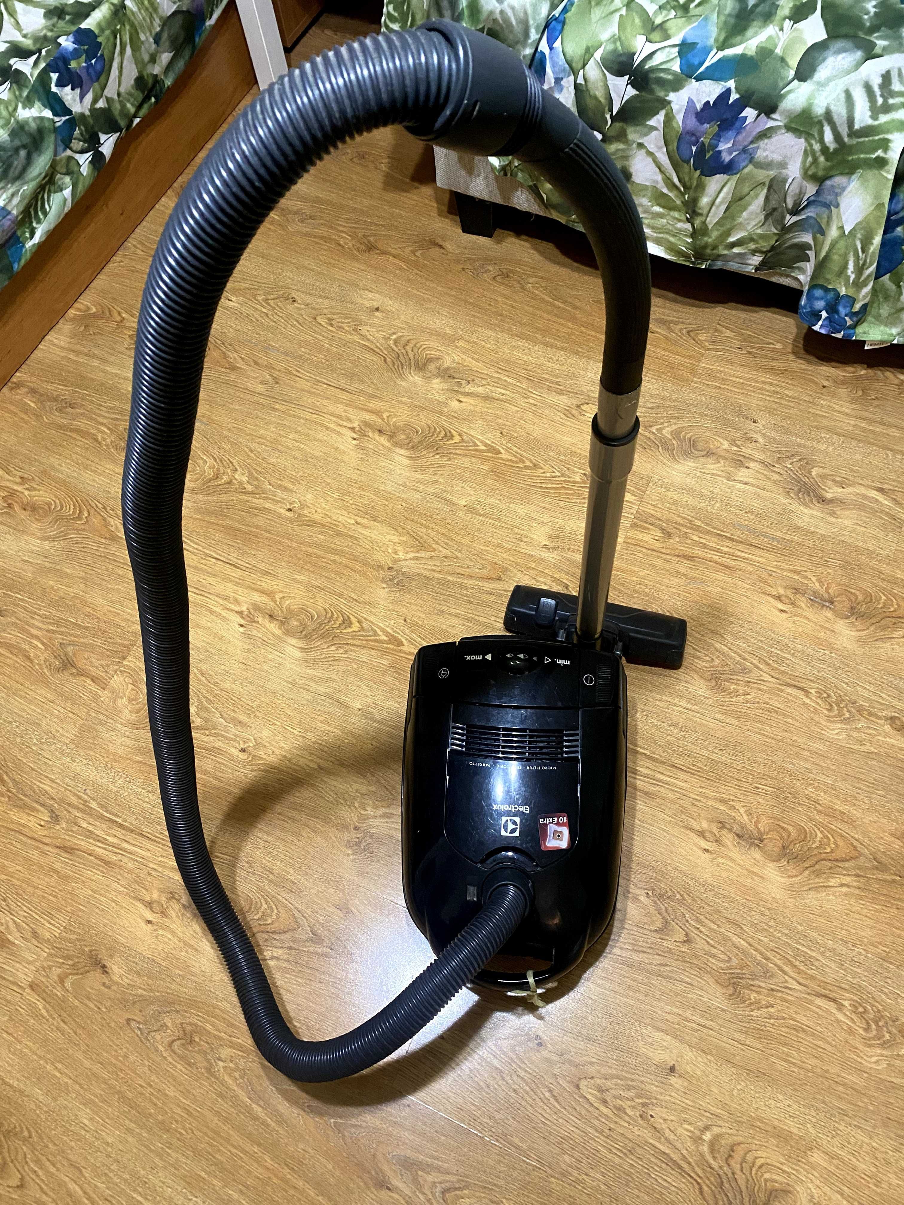 Прахосмукачка Electrolux ECE33EB | цената е по договаряне