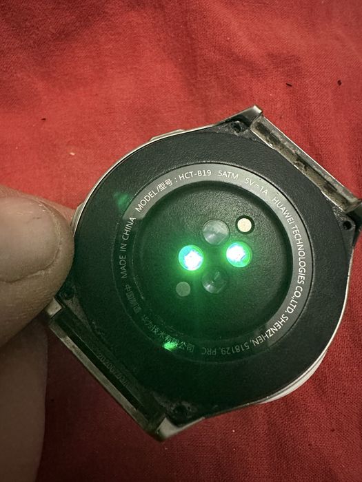 Huawei gt2e defect, se vinde pt piese, incarcator, curea!