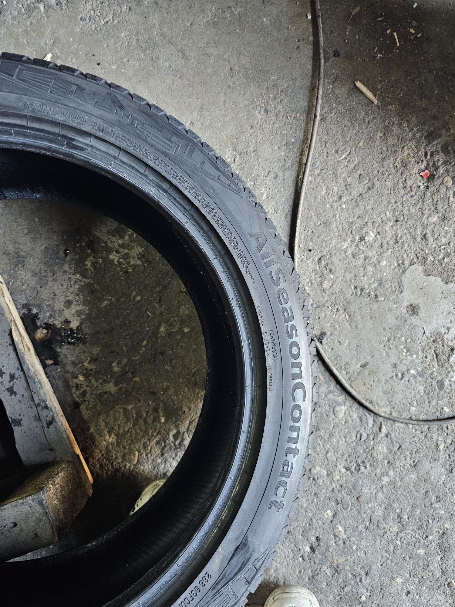 2 anvelope allseason 245 45 20 Continental 7mm 2022