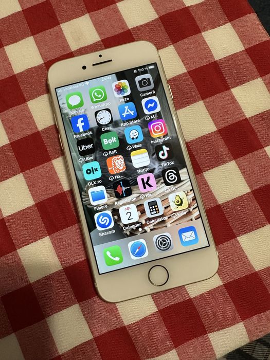 Iphone 7 32 GB, stare excelenta, necodat, totul original.