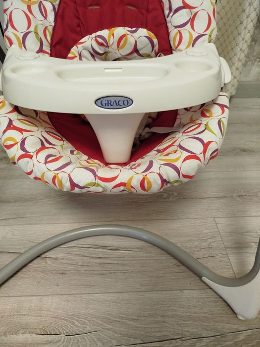 Продаю детскую качелю