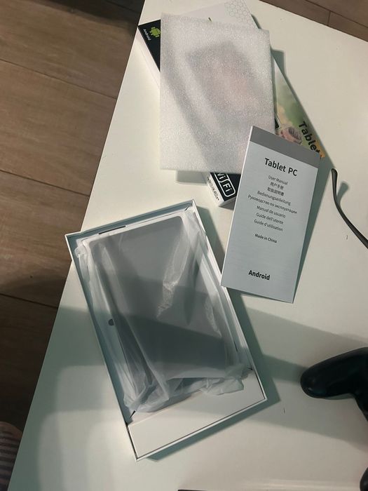 Vând Tableta PC Nouă