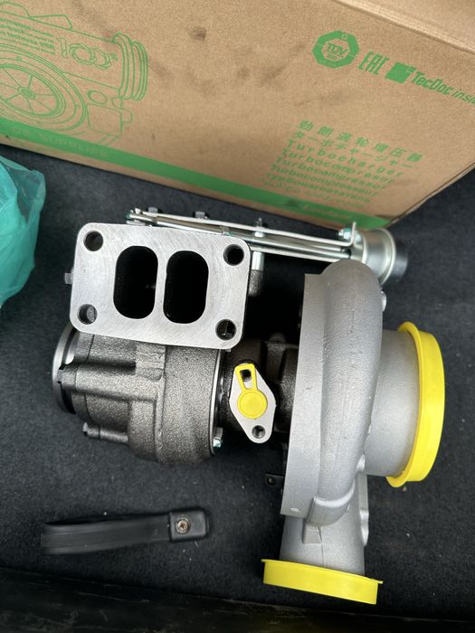 Турбо Holset HX35 чисто ново