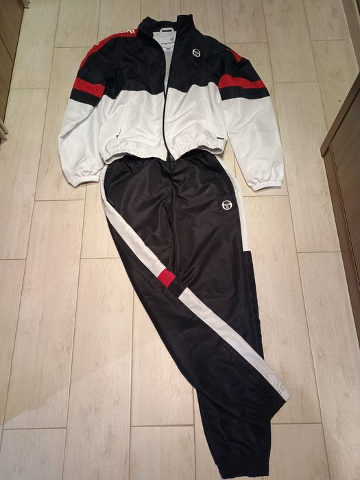 Анцунг Sergio Tacchini