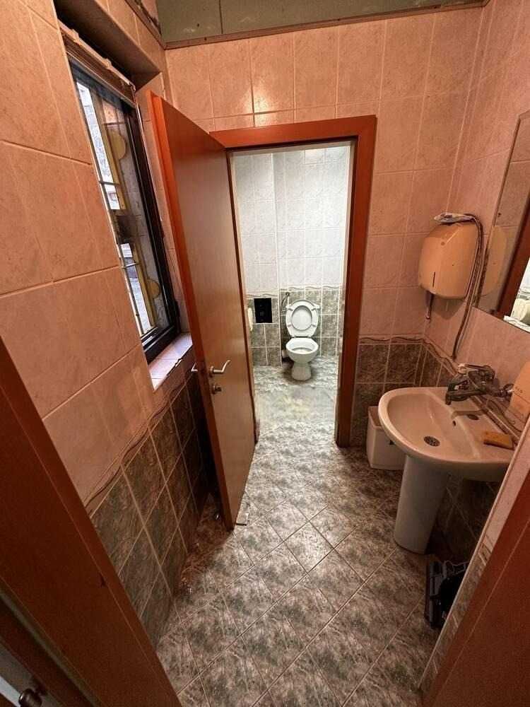 Дава се под наем Офис в Пловдив, Център - 240 кв.м за 1530 € - Снимка #4