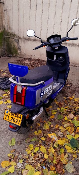 Scuter electric inmatriculat