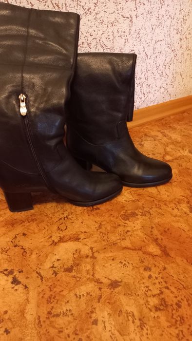 Женские сапоги новые