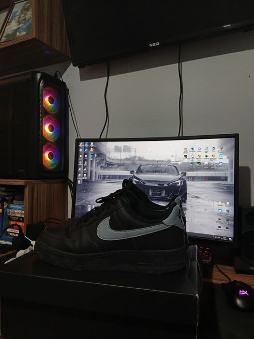 Продавам обувки Air force 1 със anti-crease  протектори!!!