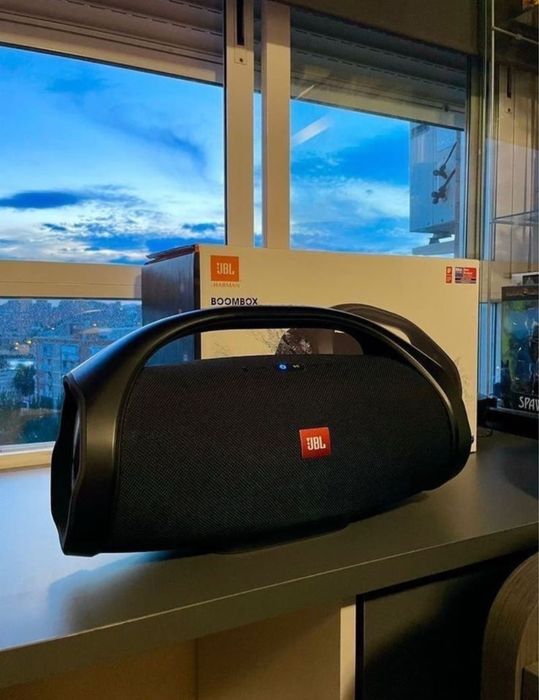 JBL Boombox 2 продам, срочно