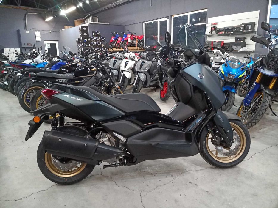Yamaha X-Max 300 Tech Max nou - precomanda Yamaha Constanta