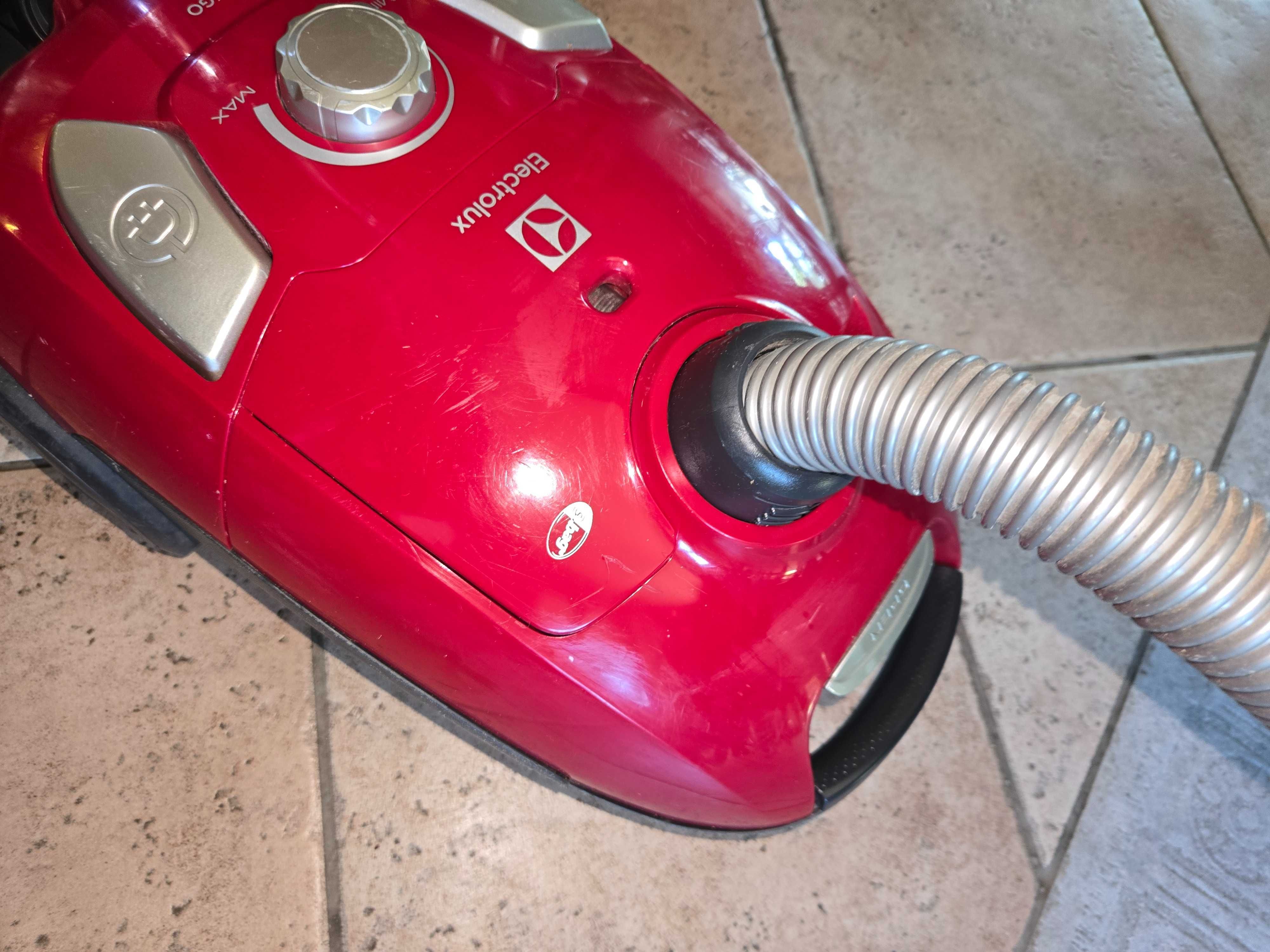 Прахосмукачка Electrolux EasyGO