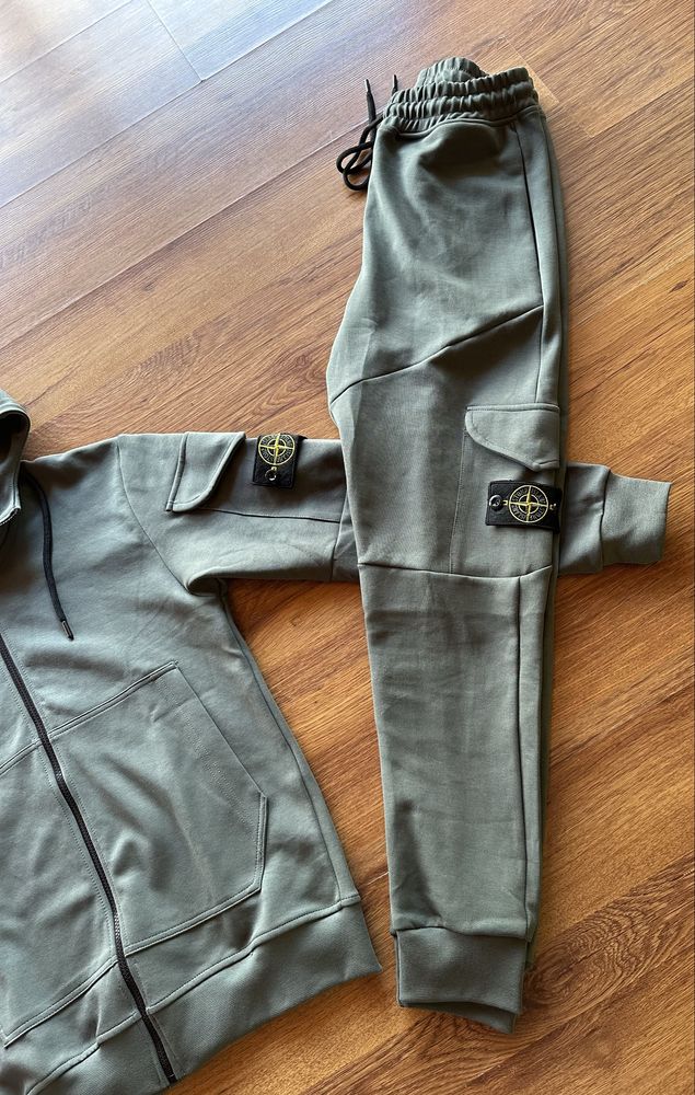 Мъжки,памучен,масленозелен екип Stone Island с карго долнище