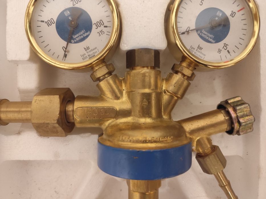 Reductor de presiune Oxigen, 200 bar, Nou și ieftin