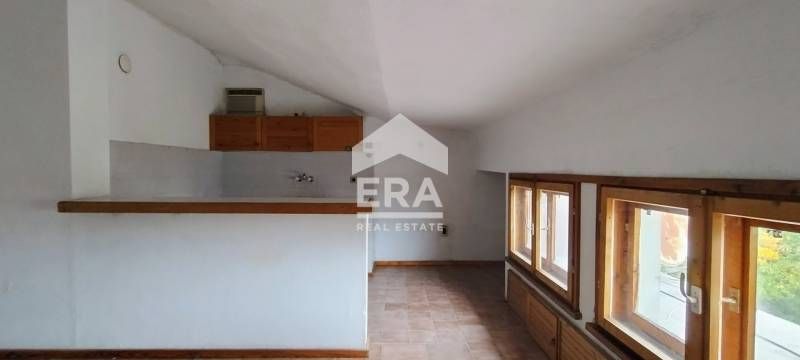 Четиристаен мансарден апартамент в центъра на Кърджали, до училище „О