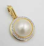 Splendid pandantiv din aur de 18 k,24 diamante naturale si perla Mabe