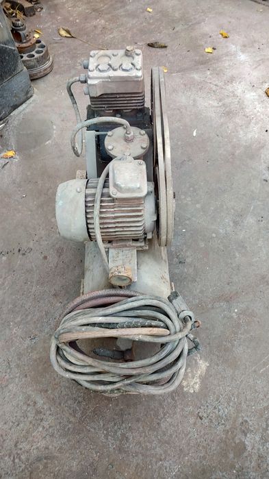 Компресор за въздух трифазен