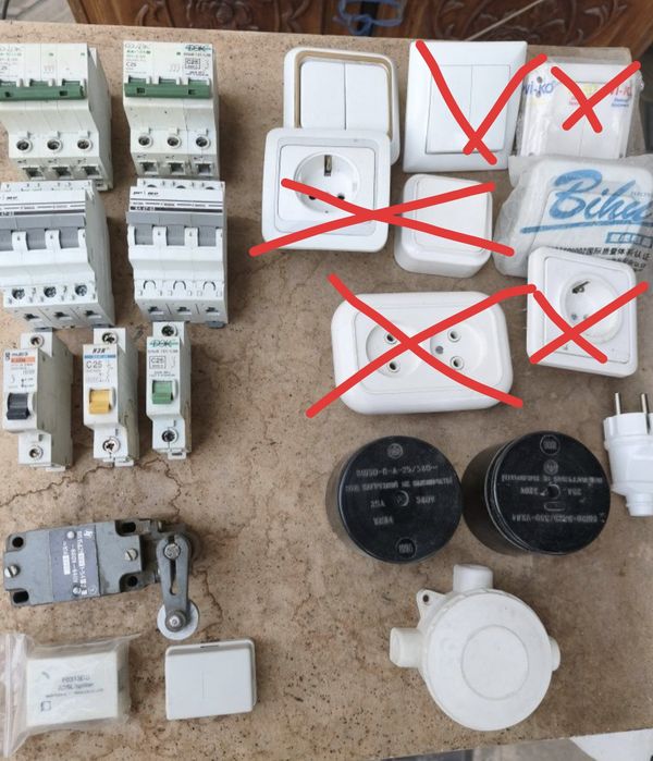 Электротовары : пускатели, выключатели, реле для закр.дверей