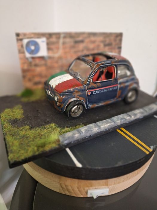 Diorama auto Fiat 500 carbinierii