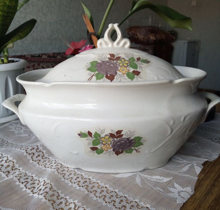 Супница фарфоровая Советская