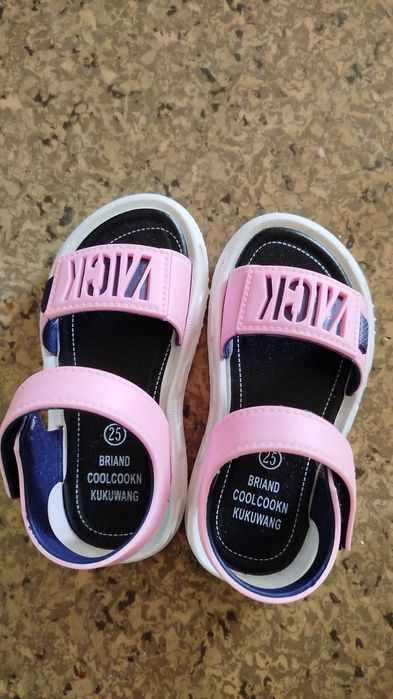 Сандали 25размер 5000тг