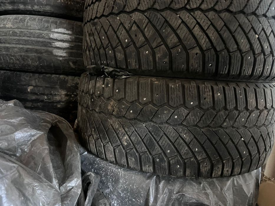Резина зимняя 235/45/18