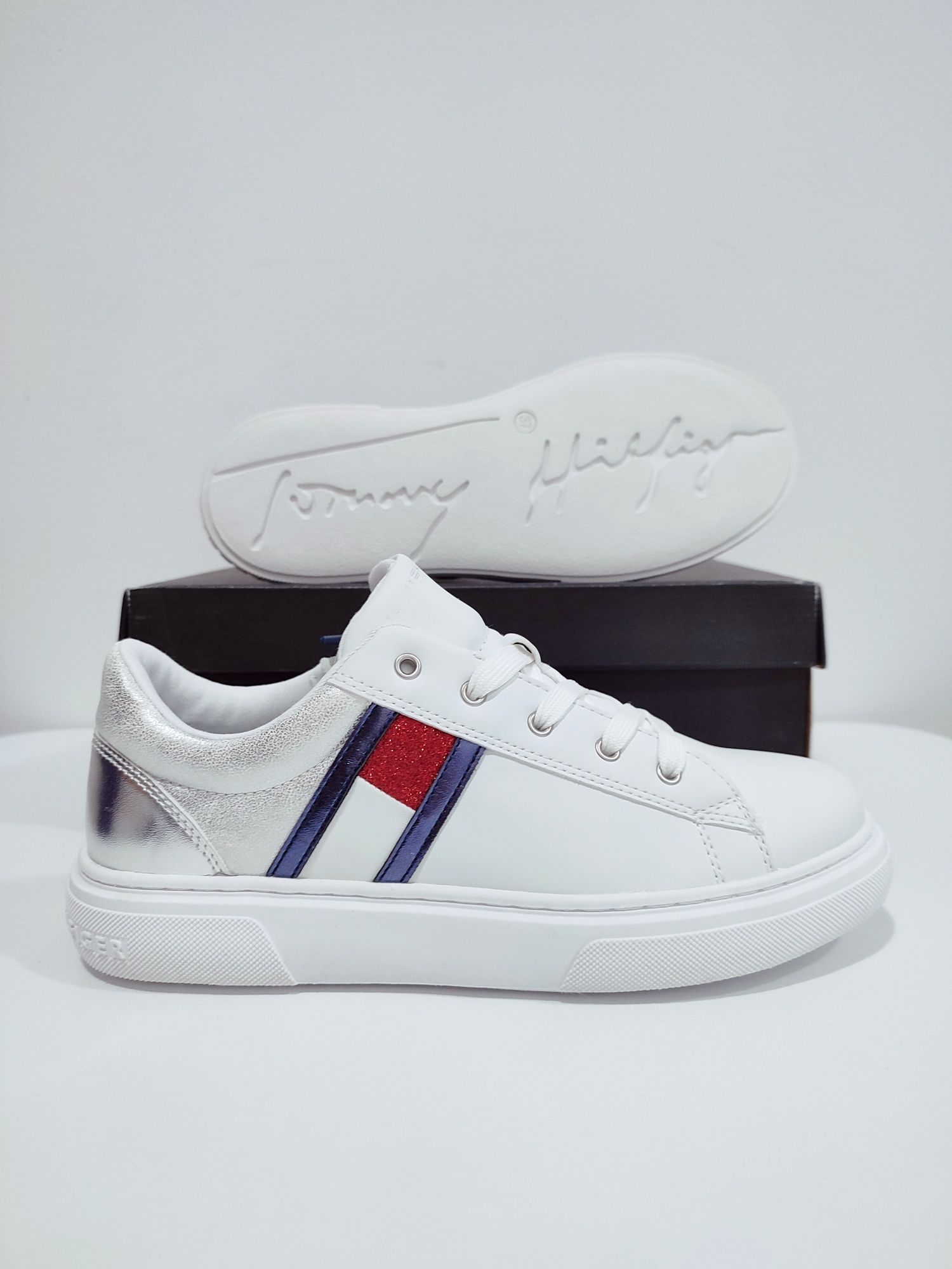 Adidași Tommy Hilfiger