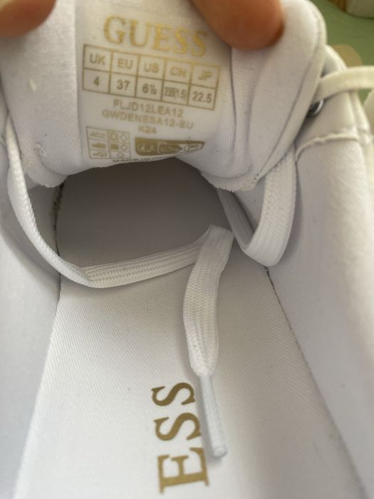 Adidasi Guess albi