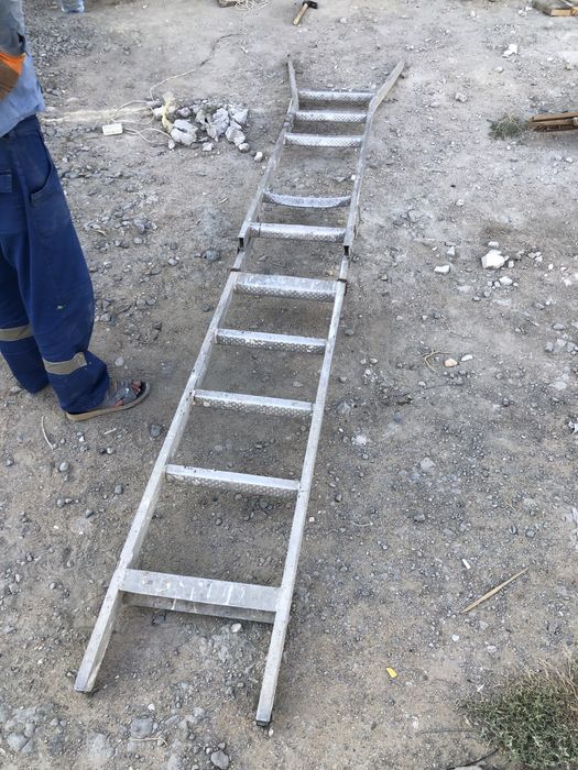 Алюминиевая стремянка